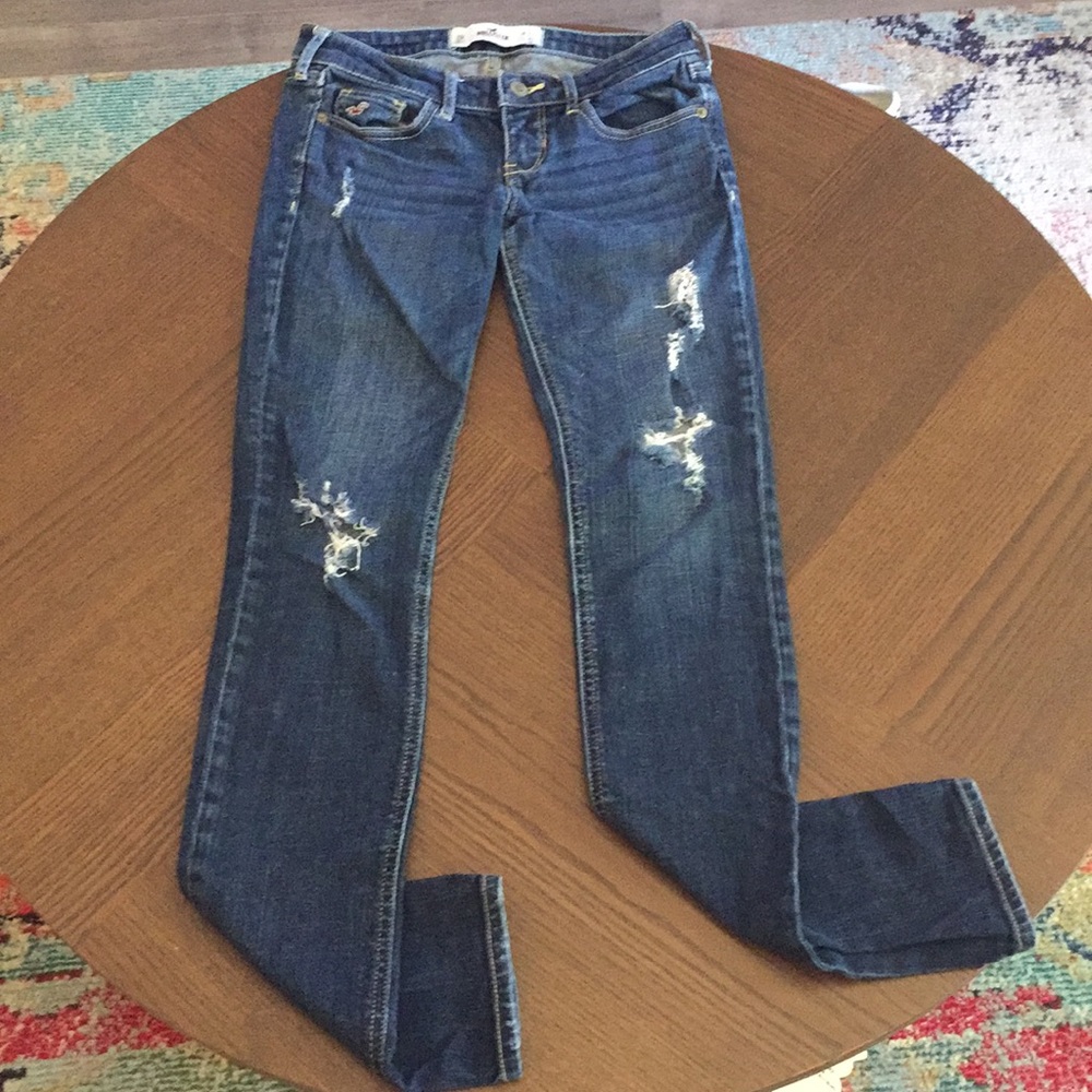 Girls Hollister skinny jeans.